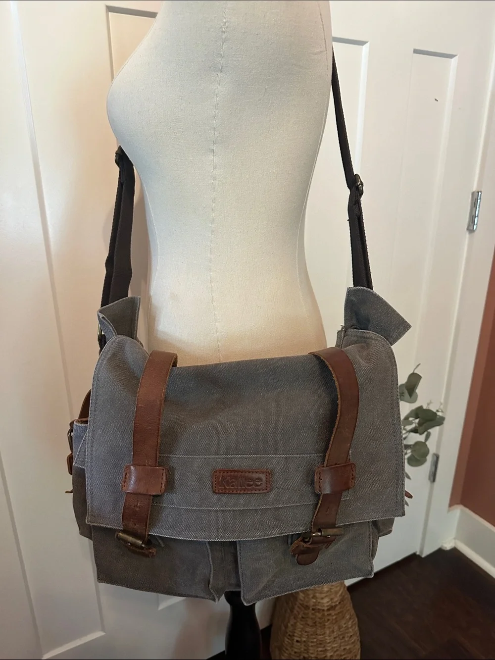 Kattee camera Canvas Messenger Bag dark dusty gray Brown Leather Trim